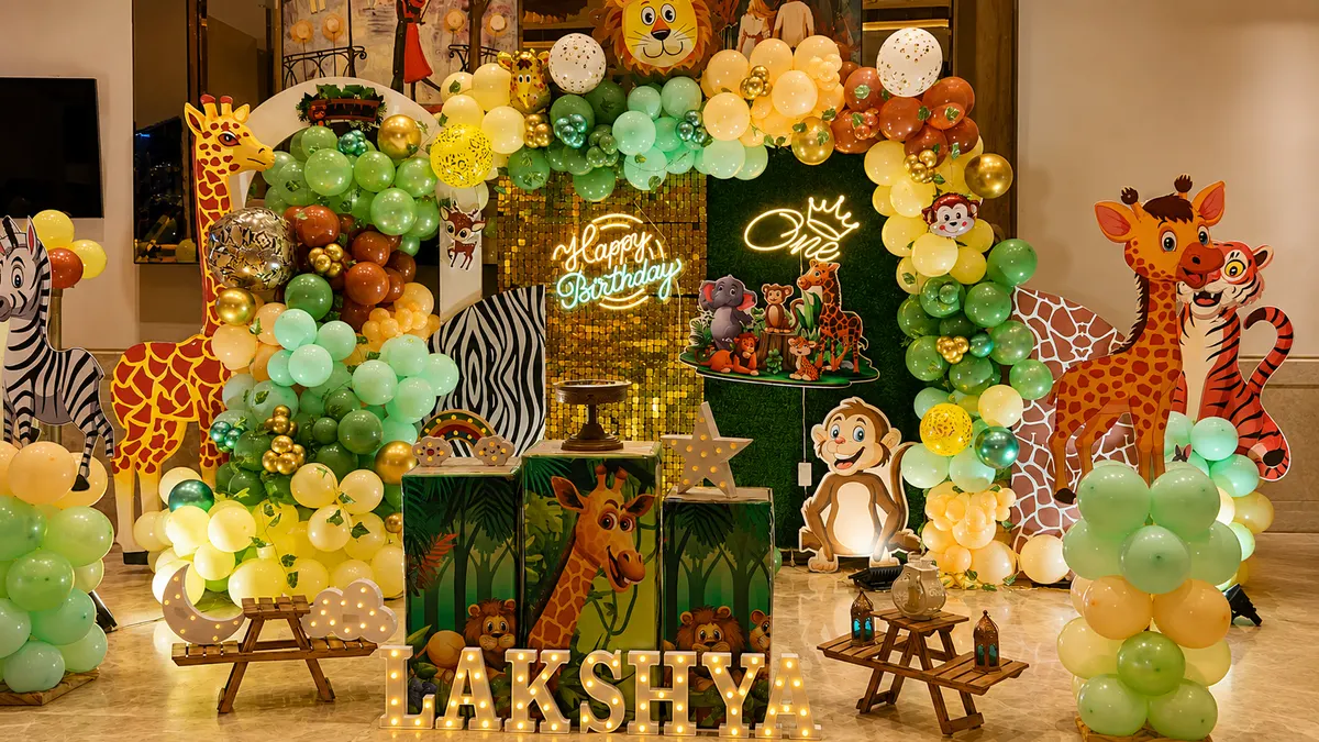 Jungle safari animal themed birthday balloon decoration Noida